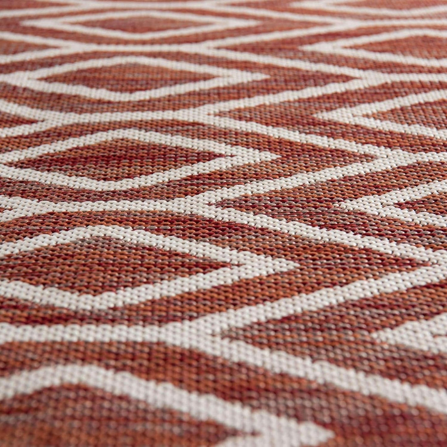 Jill Zarin Outdoor Collection Area Rug - Turks and Caicos (6' 7" Round Rust Red/Ivory)