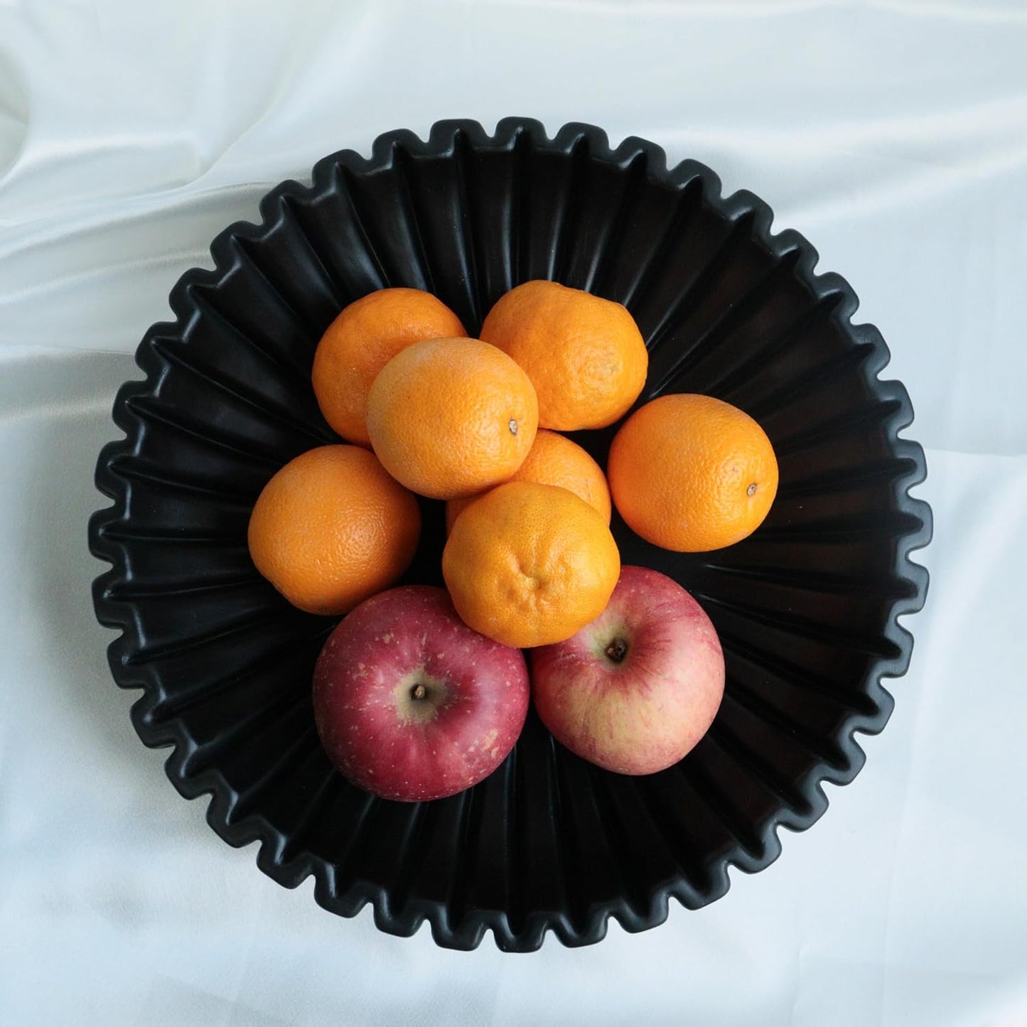 15" Large Decorative Bowl decor , Scalloped Decorative Bowls for Modern Home Decor,Ruffle Decor,Stylish Key Bowl for Entry Table,Decorative Fruit Bowl for Kitchen Counter,Artificial Stone Black