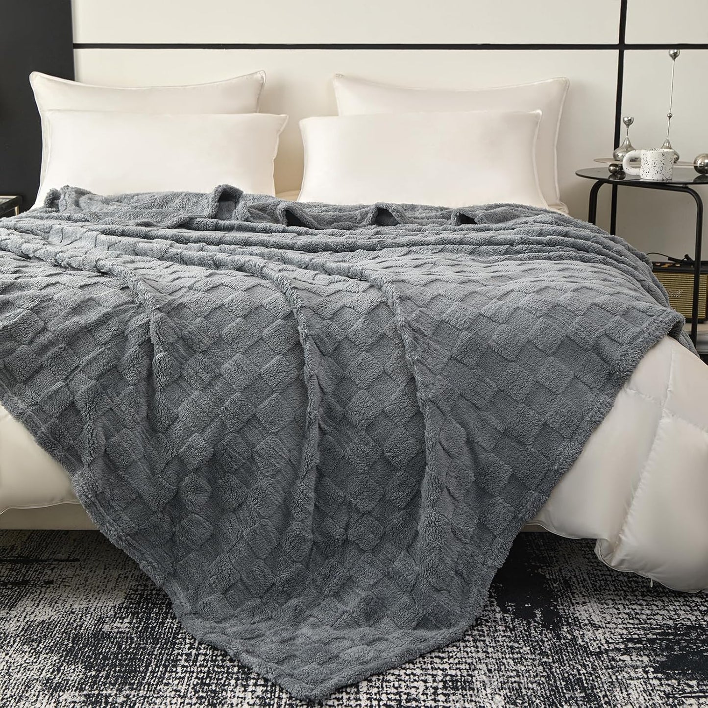 King Fleece Blanket for Couch - Super Soft Cozy Throw Blankets for Women,3D Checkered Striped Lightweight Blanket for Girls,All Seasons Flannel Blanket,Bed Home Decor,108x90 Inches