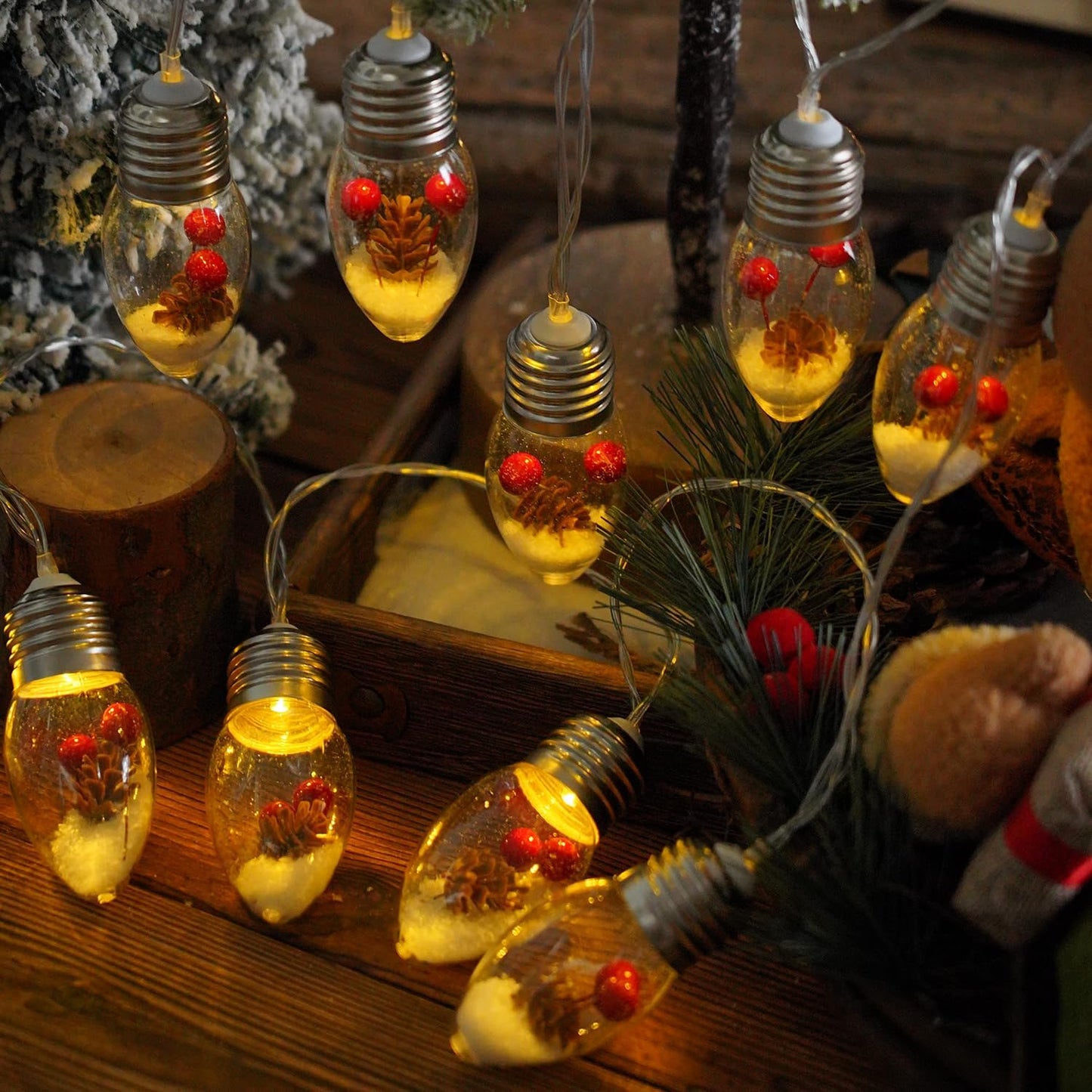 Christmas Snow Globe String Lights Indoor Decorations，10 LED Clear Bulbs Christmas Tree Snow Globe String Lights with Pinecone & Berry for Home Bedroom Fireplace Xmas Lights(6.6FT)