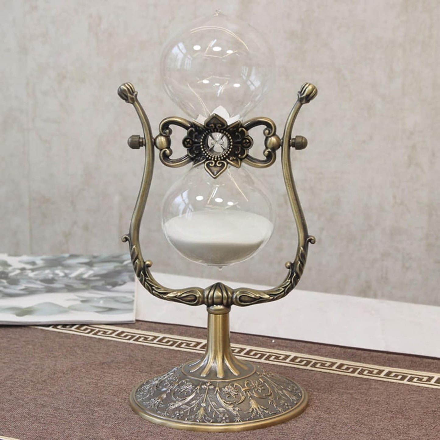 Hourglass Timer, 15 Minutes Hourglass Timer,Hourglass Desk Decor，Embossed Golden Hourglass Timer,Used for Vintage Home Decoration, Office Decoration, Kitchen Wedding Gifts (C)