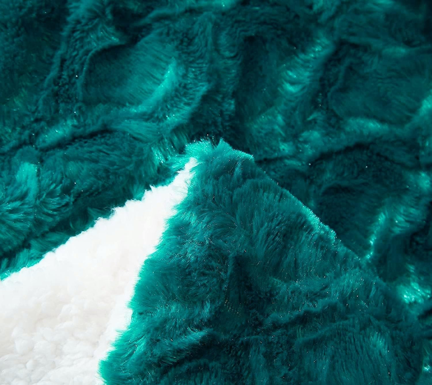 DaDa Bedding Lavish Emerald Green Blue Faux Fur Fuzzy Throw Blanket - Mermaid Scales Design White Sherpa Backside - Soft Warm Plush Bright Vibrant Jewel Tones Embossed for Bed/Couch - 63" x 90"