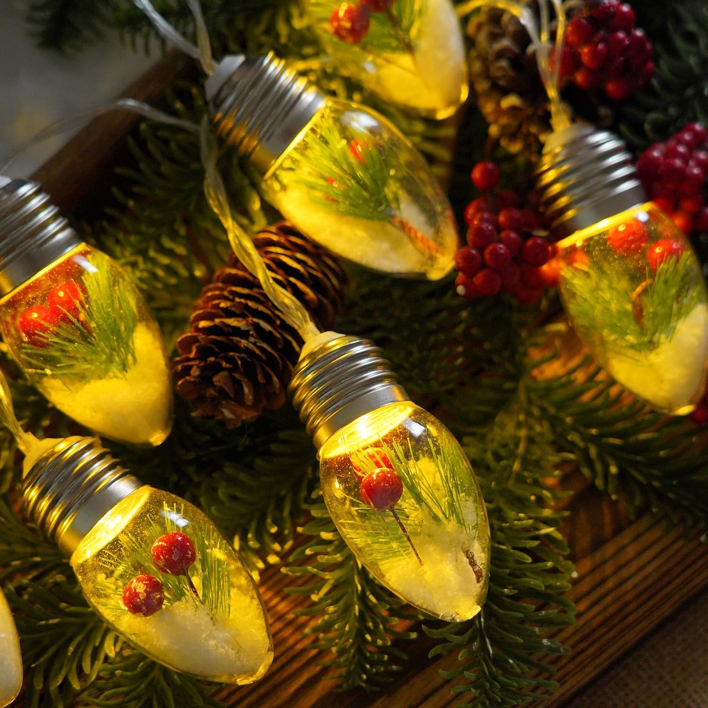 Christmas Lights Indoor, 10 LED Clear Bulbs Christmas Tree Snow Globe String Lights with Berry & Pine Needles for Bedroom, Wedding, Table Decoration, Outdoor Garden Party, Home Party Decorate(6.6FT )