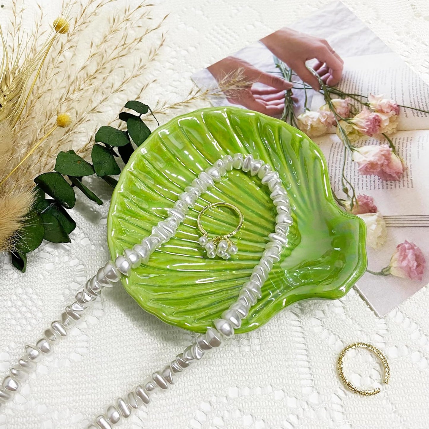 Trinket Dish Shell, Ceramic Jewelry Dish Seashell, Seashell Shape Jewelry Holder Plate for Rings Earrings Necklaces Bracelet, Decorative Tray for Mom Friend Sister, 3.9", Green Iridescent Surface